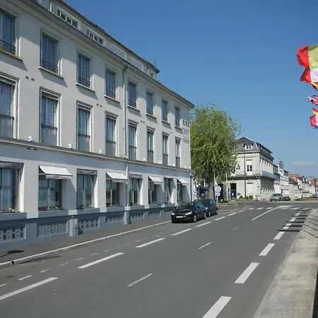 Western Adagio 3* Saumur