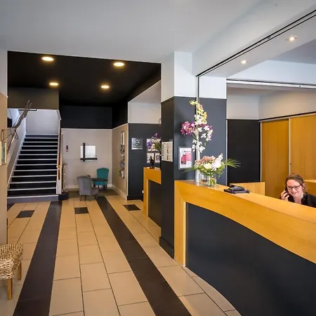 贝斯特韦斯特阿达吉奥索穆尔酒店 酒店