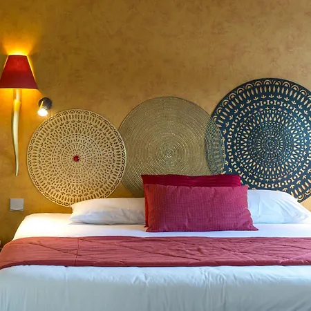 Western Adagio Hotel 3*