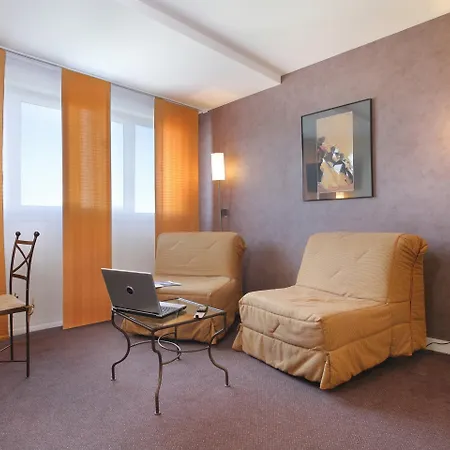 Western Adagio 호텔