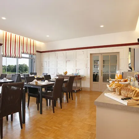 ホテル ベストウエスタン アダージョ ソミュール