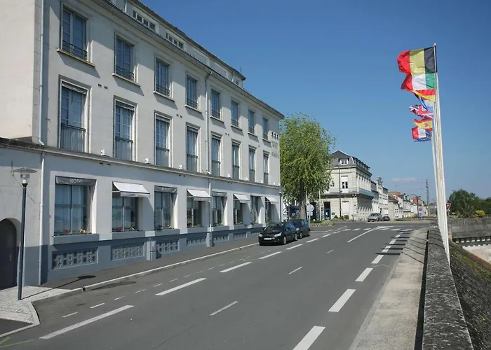 Western Adagio 3* Saumur