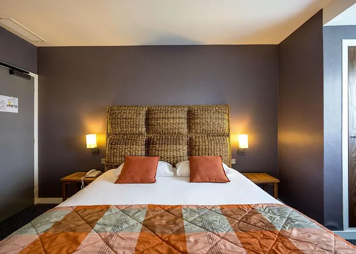 Western Adagio Hotel 3*