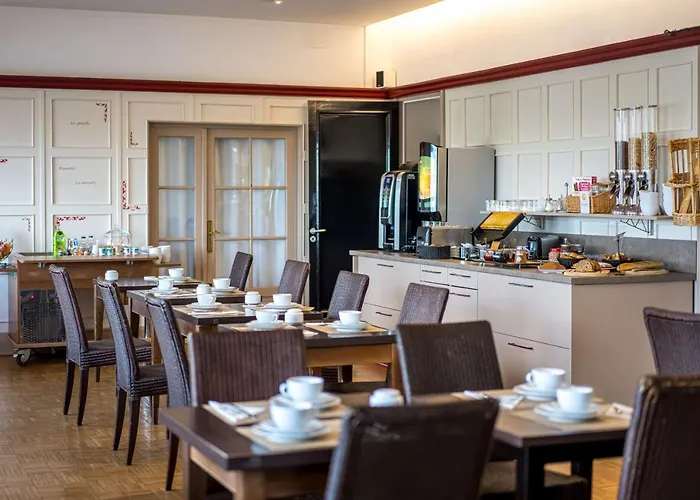 Western Adagio 3* Saumur