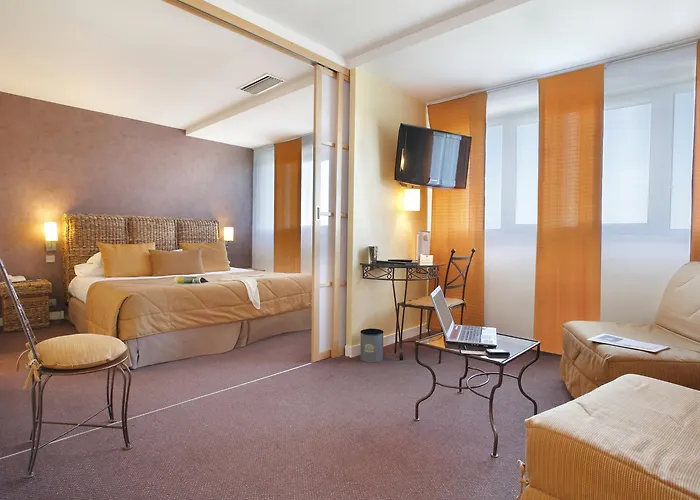 Western Adagio Hotel 3*