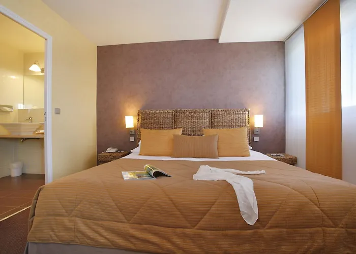 Western Adagio 3* سوموور