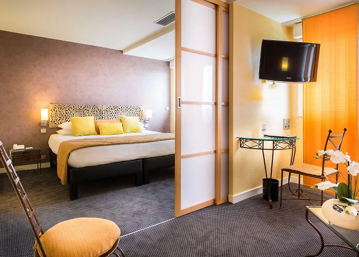 Western Adagio Hotel 3*