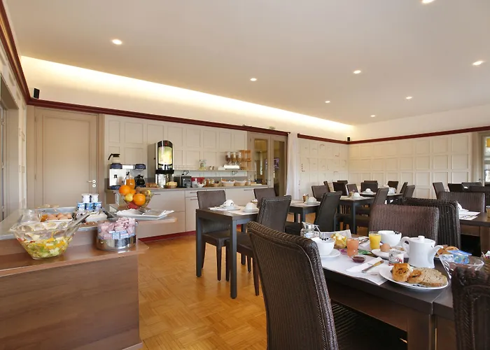 Western Adagio Hotel 3*