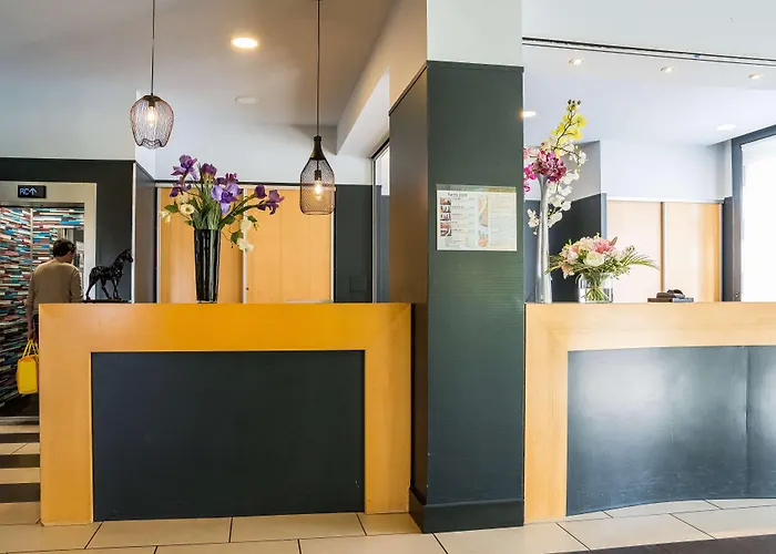 Western Adagio 3* Saumur