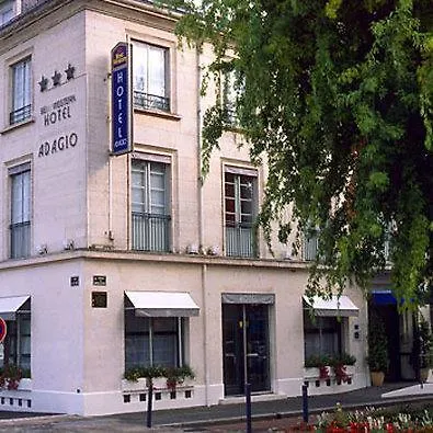 Western Adagio فندق سوموور